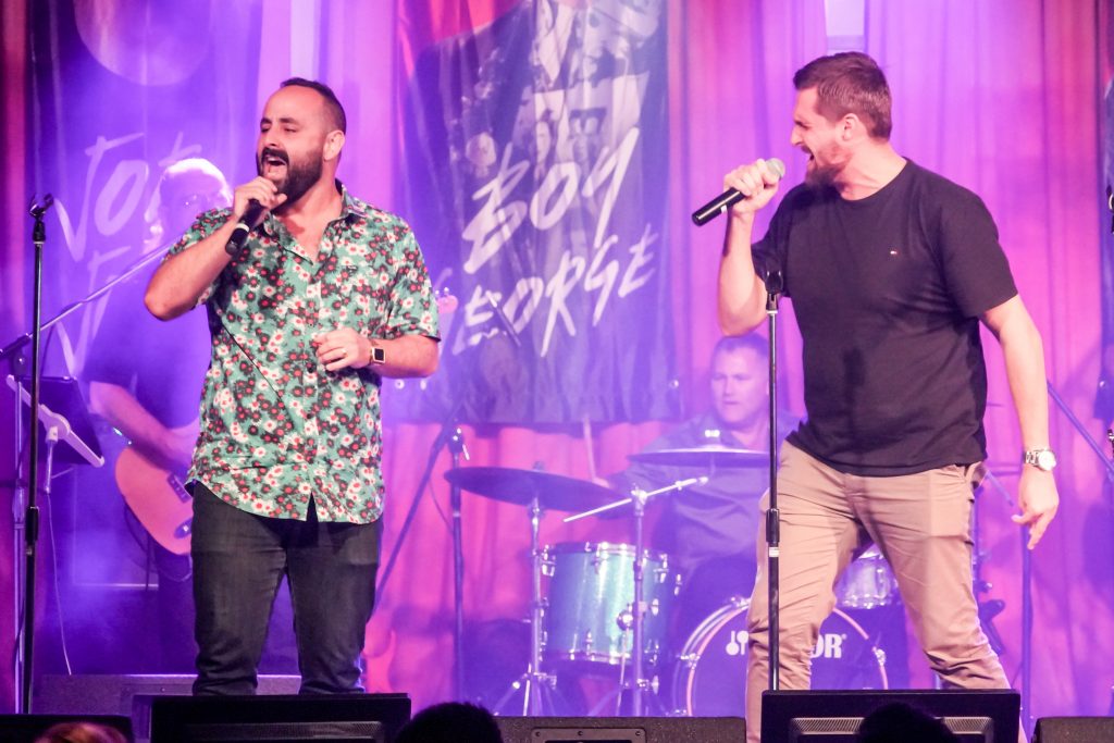 Kyle-Sapsford-and-Matt-Fiorenze-from-Mindshare-at-The-Voice-Agency-Battle-in-Sydney